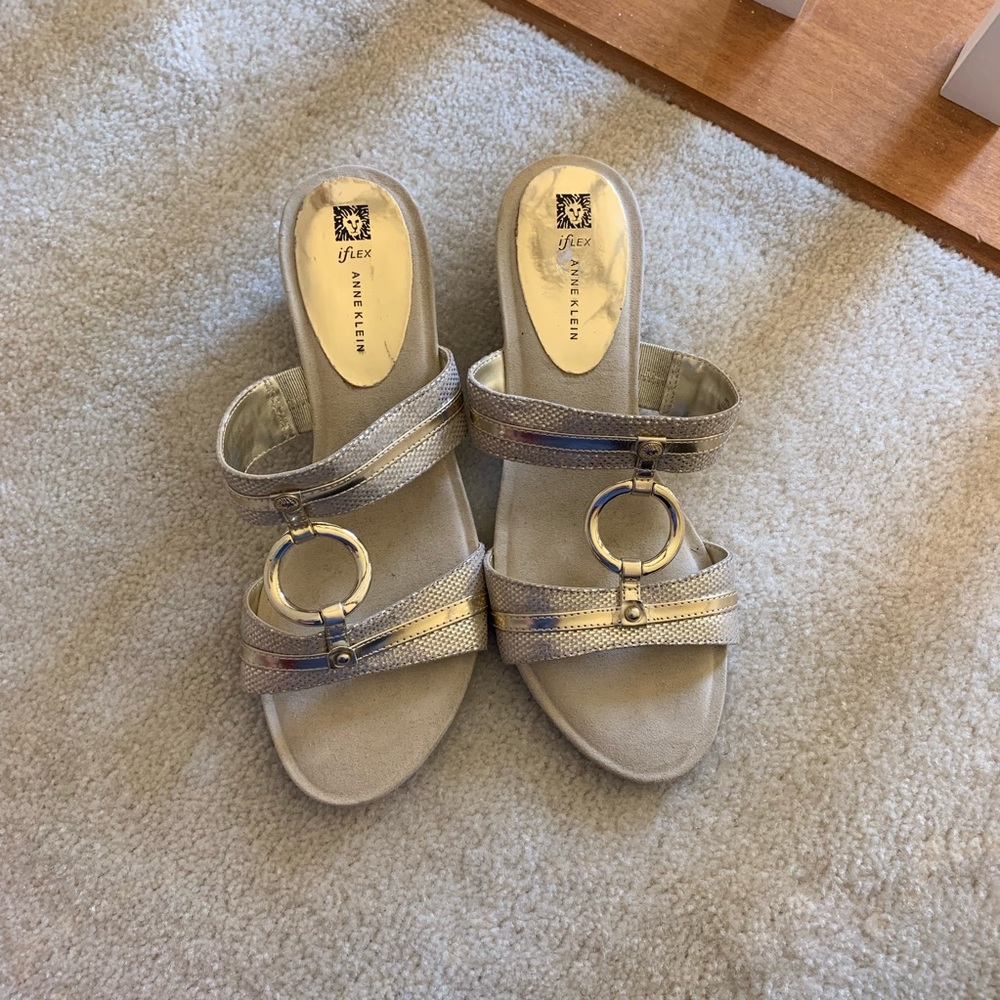 Anne Klein gold wedges women’s size 9 1/2